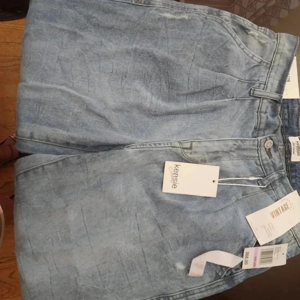 KENSIE RIPPED JEANS - Picture 5 of 5